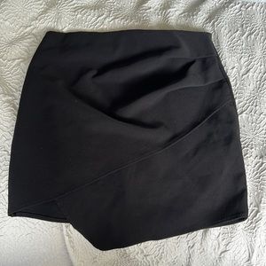 Medium black skirt